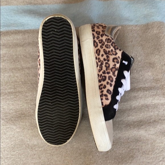 Vici SOLD OUT WALK AWAY FAUX SUEDE LEOPARD SNEAKER - Picture 4 of 4